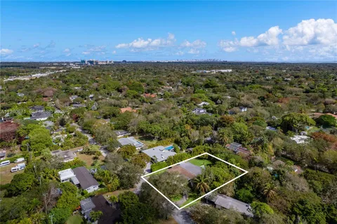 $2,415,000 | 12685 Southwest 81st Avenue, Pinecrest, FL 33156