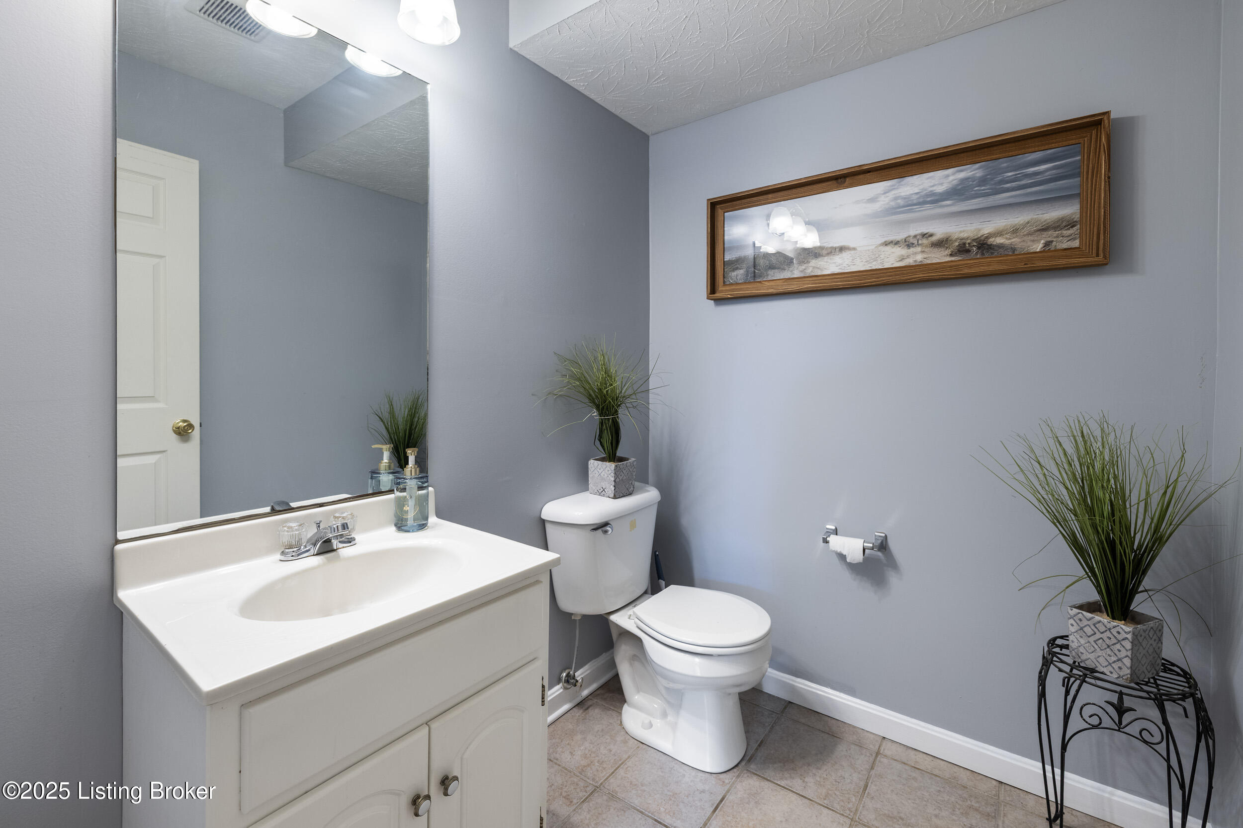 4112 Billtown Road Louisville, KY 40299 - Photo 25 of 53 half bath/powder room