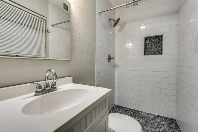 $2,950 | 1600 West Shore Drive, Richardson, TX 75080