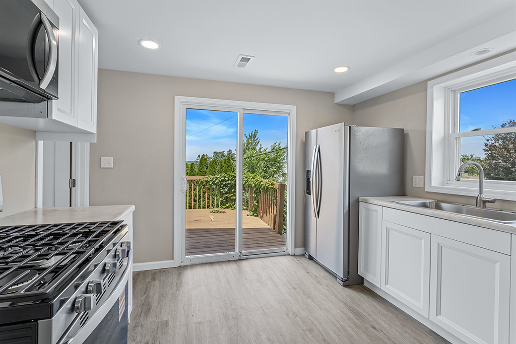 521 McCarthy Road Lemont, IL 60439 - Photo 7 of 36