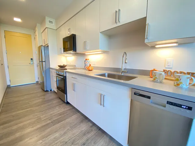 $1,649 | 409 Elm Street, Unit 205, Manchester, NH 03101