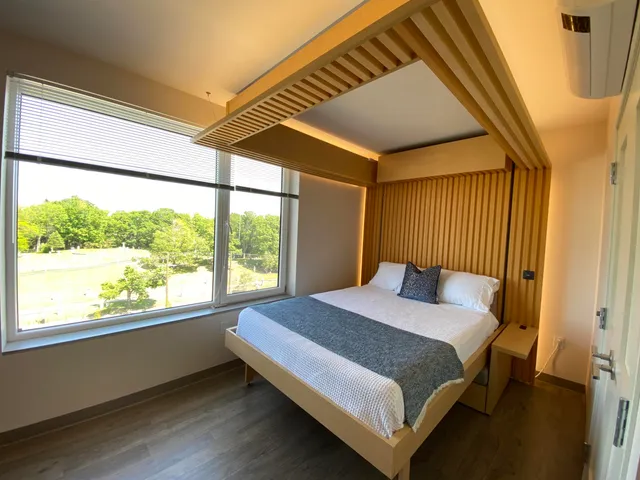 $1,649 | 409 Elm Street, Unit 205, Manchester, NH 03101