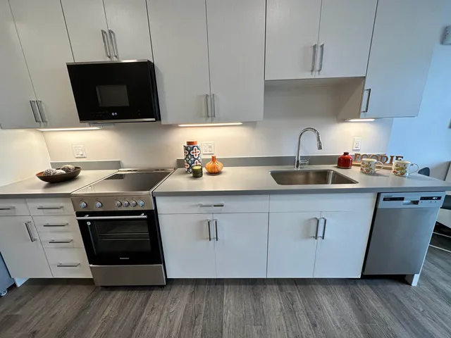 $1,649 | 409 Elm Street, Unit 205, Manchester, NH 03101