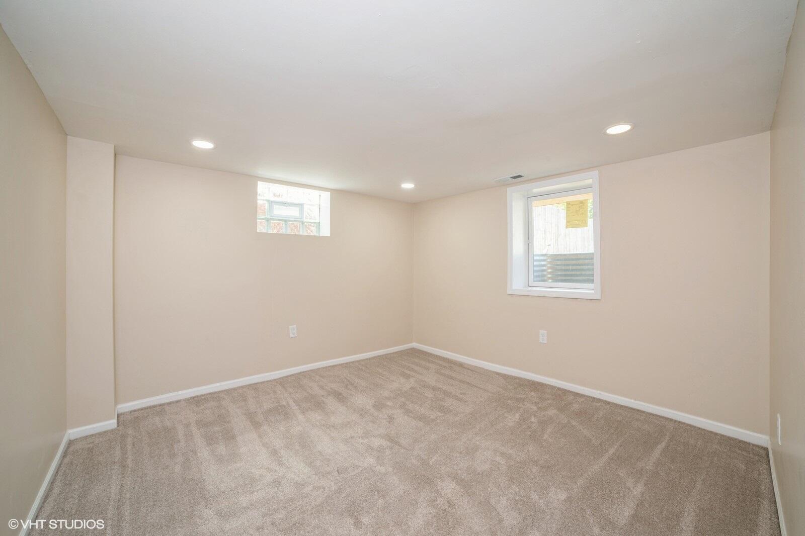 933 East 44th Place Gary, IN 46409 - Photo 20 of 28