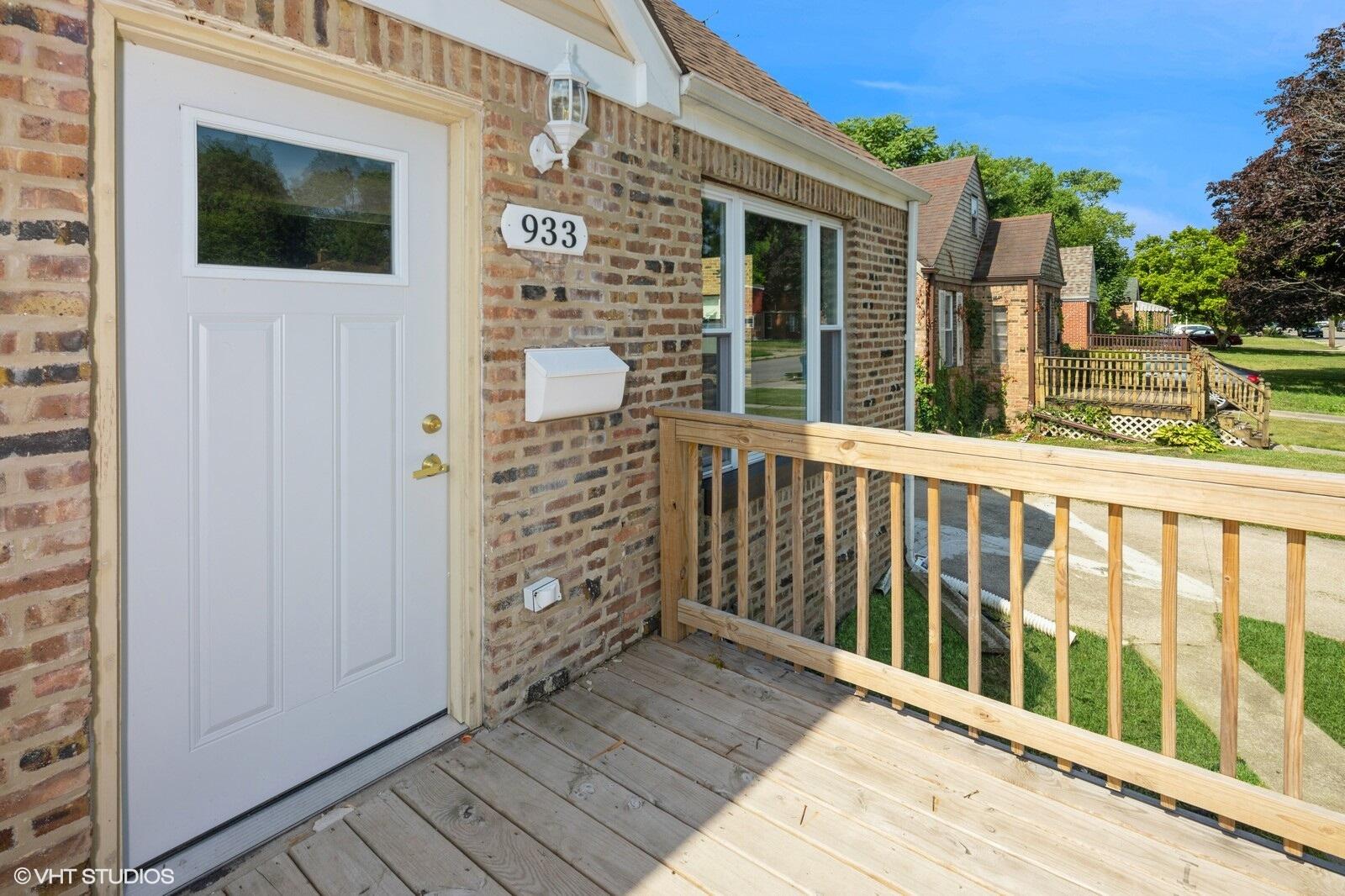 933 East 44th Place Gary, IN 46409 - Photo 28 of 28 a view of wooden balcony