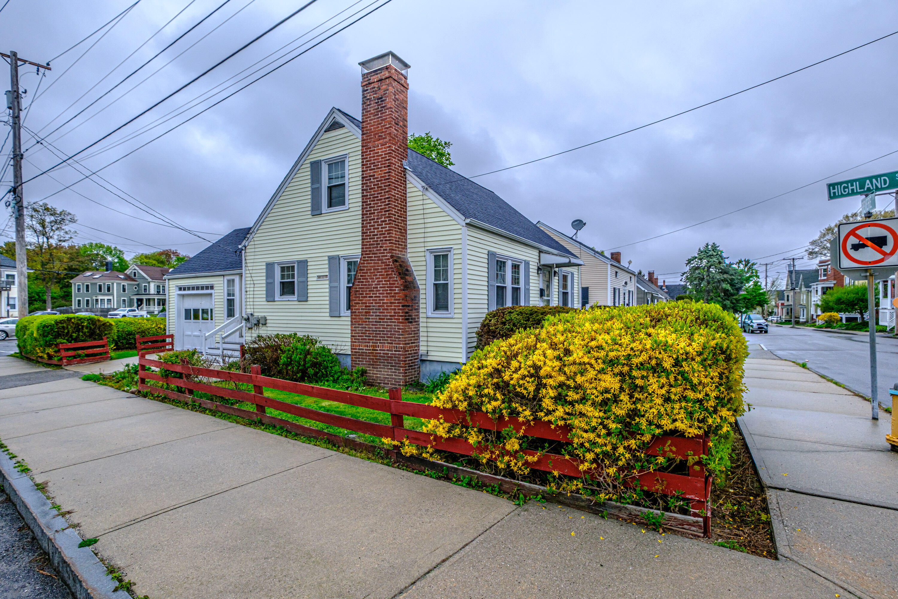 129 Revere Street Portland, ME 04103 - Photo 3 of 56 20260513gp-63023