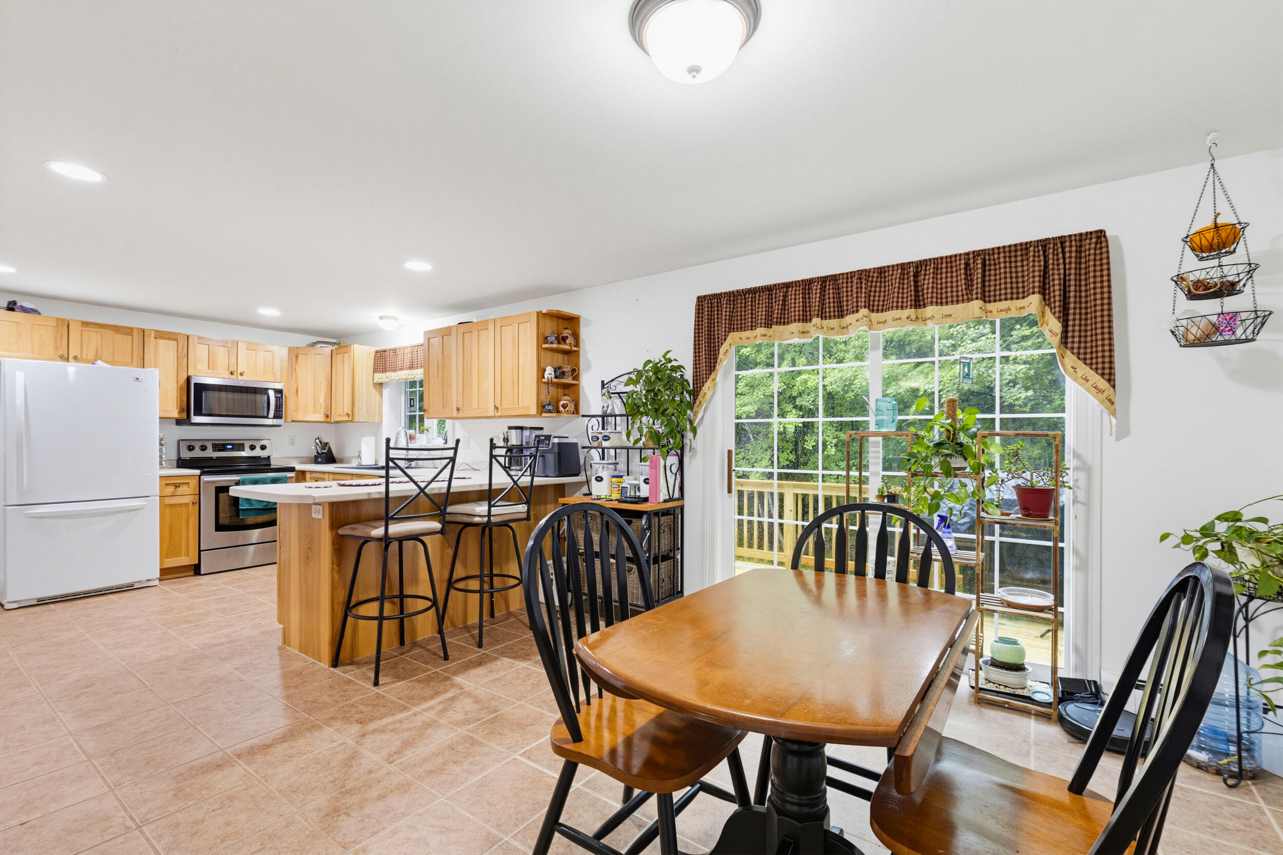 7 Chase Street Standish, ME 04084 - Photo 22 of 42 7 chase st, standish, me 04084, usa-10