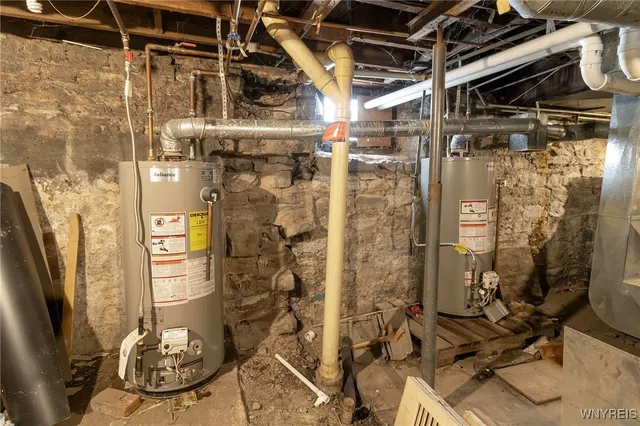 $109,900 | 227 Genesee Street, Lockport City, NY 14094