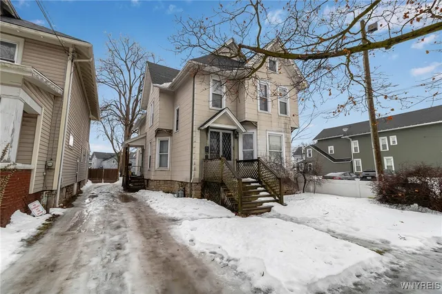 $109,900 | 227 Genesee Street, Lockport City, NY 14094