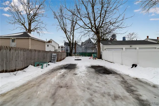 $109,900 | 227 Genesee Street, Lockport City, NY 14094