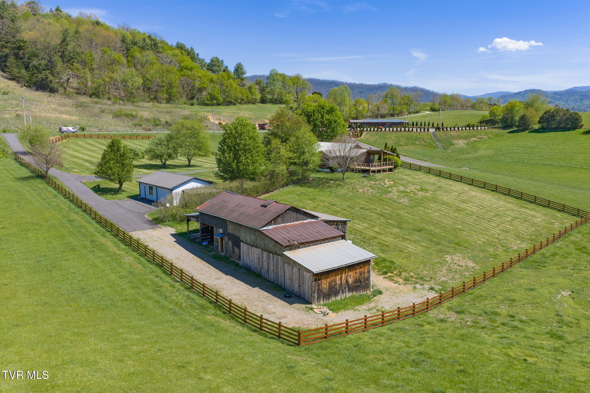 1458 Dry Hill Road Butler, TN 37640 - Photo 50 of 55 81-web-or-mls-DJI_20260415151601_0330_D