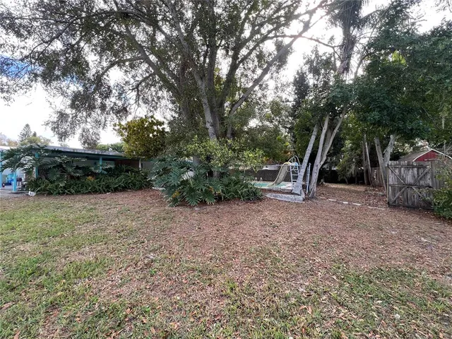 $299,900 | 1945 Lakewood Drive, Clearwater, FL 33763