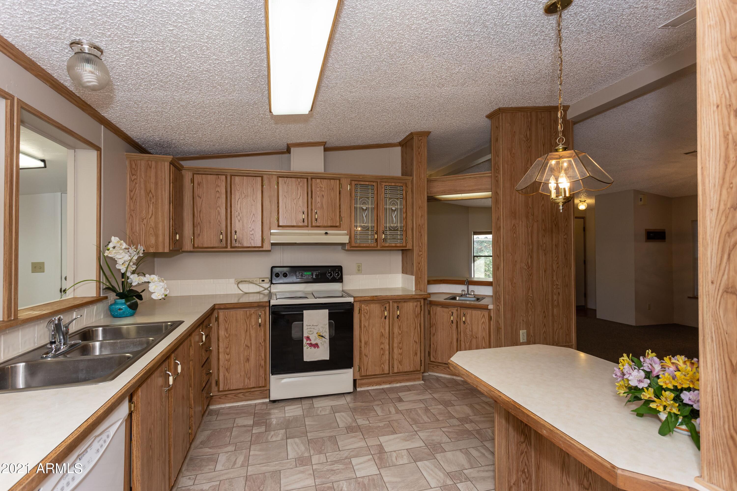 2349 River Trail Road Prescott, AZ 86301 - Photo 8 of 32 008_Eat-in Kitchen