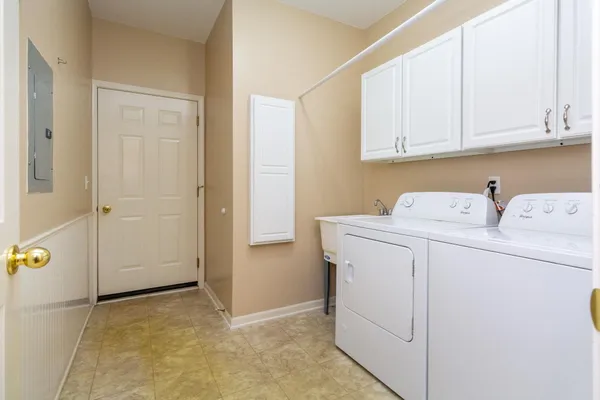 $1,750 | 3839 Norwich Drive, Canton, MI 48188