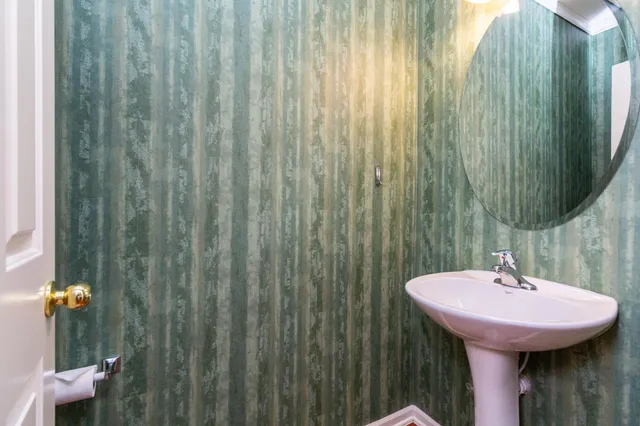 $1,850 | 3839 Norwich Drive, Canton, MI 48188