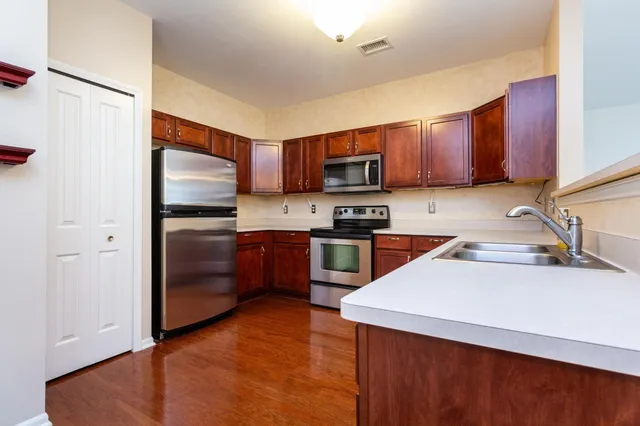 $1,850 | 3839 Norwich Drive, Canton, MI 48188