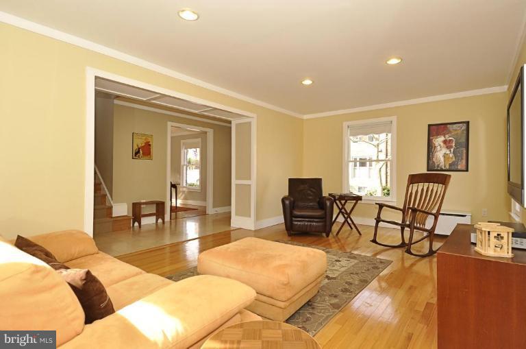 111 Hart Road Gaithersburg, MD 20878 - Photo 16 of 30 Living Room #2