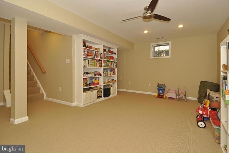 111 Hart Road Gaithersburg, MD 20878 - Photo 20 of 30 Recreation Room