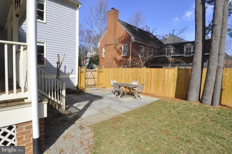 111 Hart Road Gaithersburg, MD 20878 - Photo 28 of 30 Patio