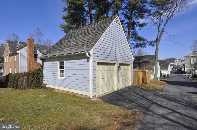 111 Hart Road Gaithersburg, MD 20878 - Photo 30 of 30 Garage 2