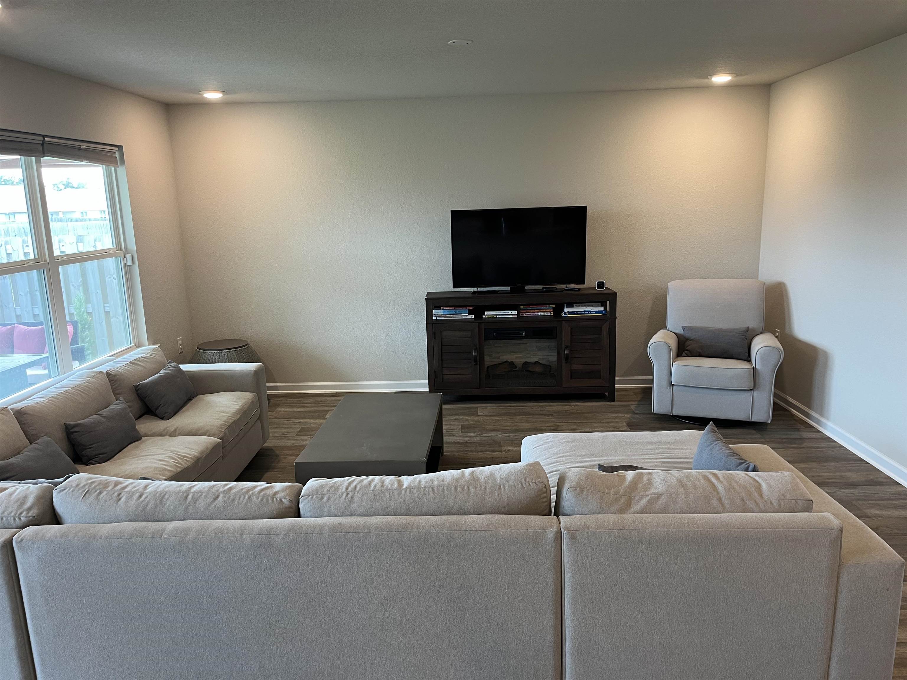 7952 Irwin Loop Daphne, AL 36526 - Photo 6 of 22 Living Room