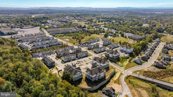 $1,575 | 3020 Larkwood Circle, Unit 204, Harrisburg, PA 17110