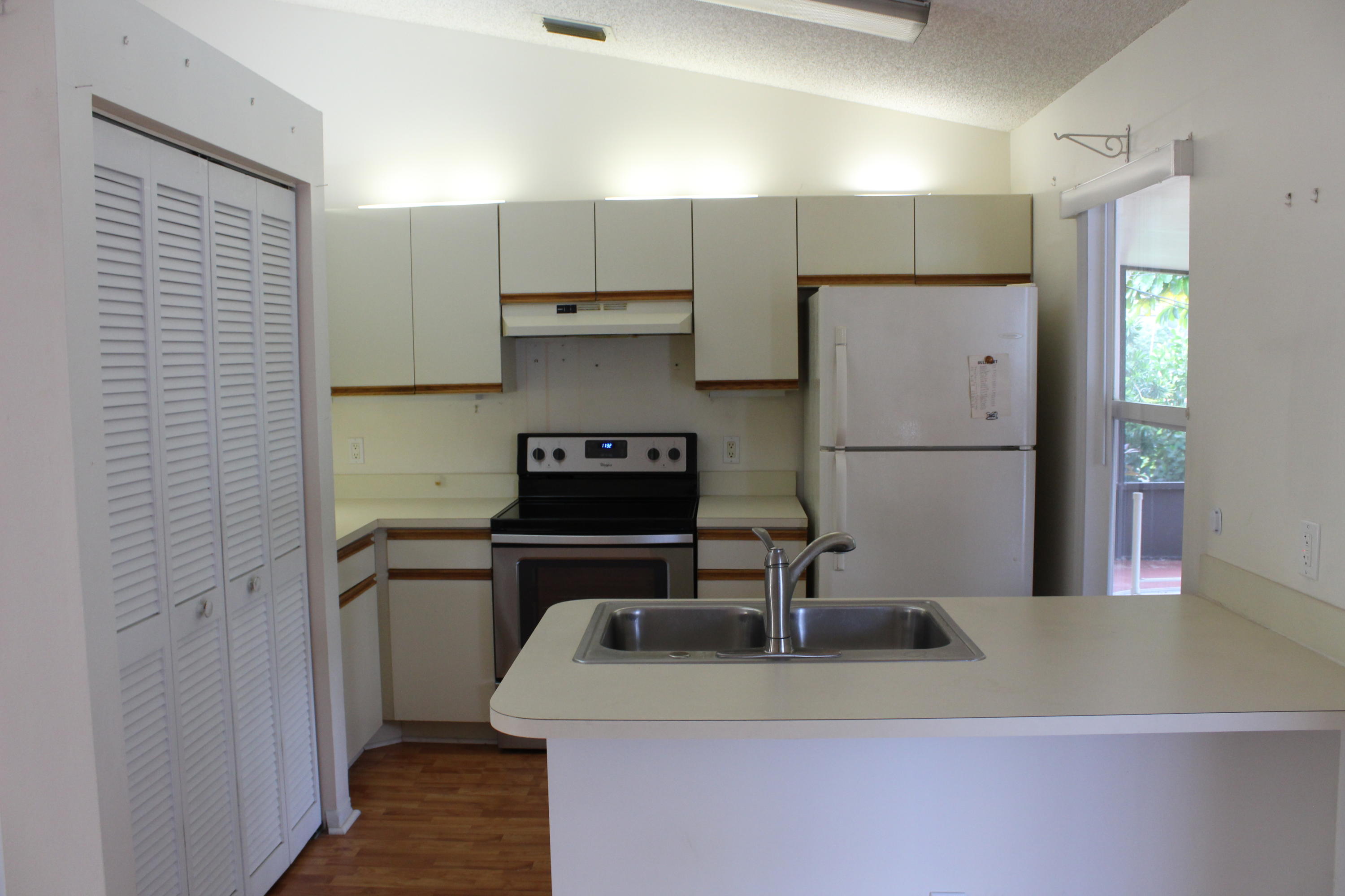 1302 Southwest Porter Road Port St. Lucie, FL 34953 - Photo 3 of 14 IMG_0785