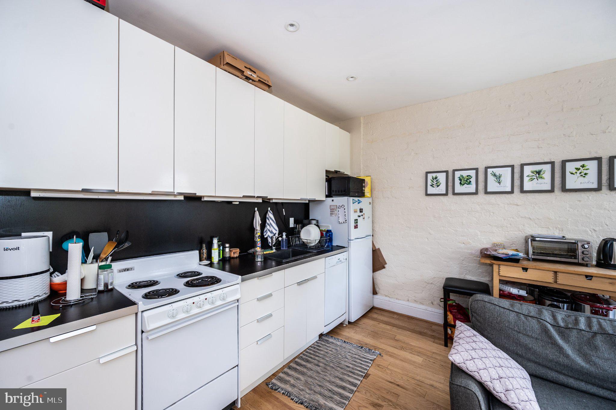 2470 Ontario Road Northwest Washington, DC 20009 - Photo 8 of 17 Gallery Image 8