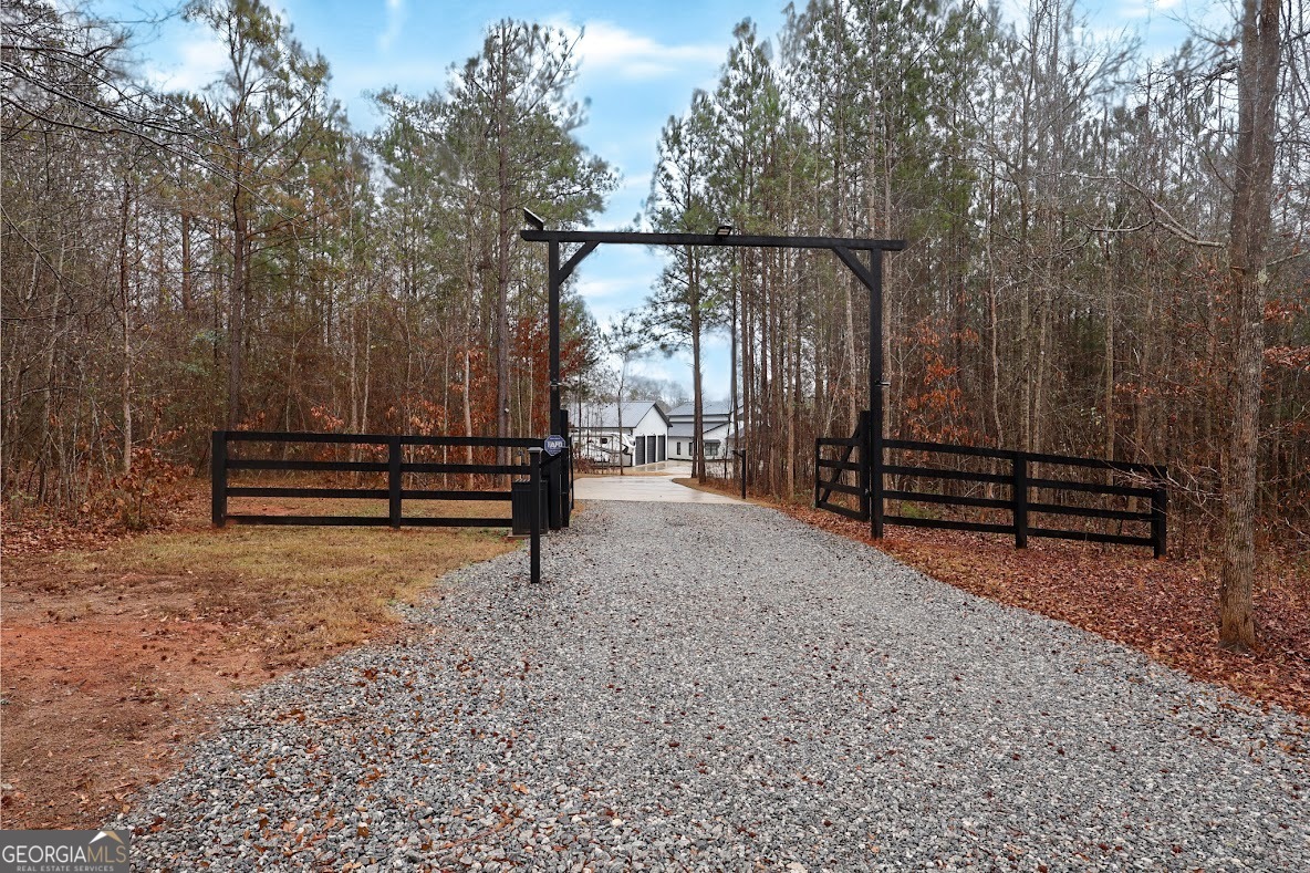 294 Old S River Road Jackson, GA 30233 - Photo 4 of 41