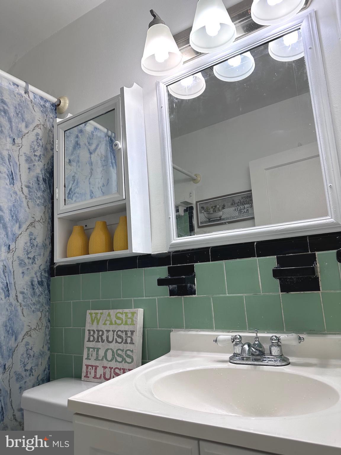 1927 Barry Road Dundalk, MD 21222 - Photo 21 of 39