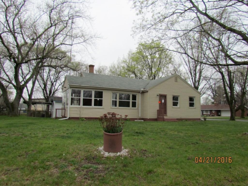 287 Elmside Road Benton Harbor, MI 49022 - Photo 1 of 14 IMG_1565 (Medium)