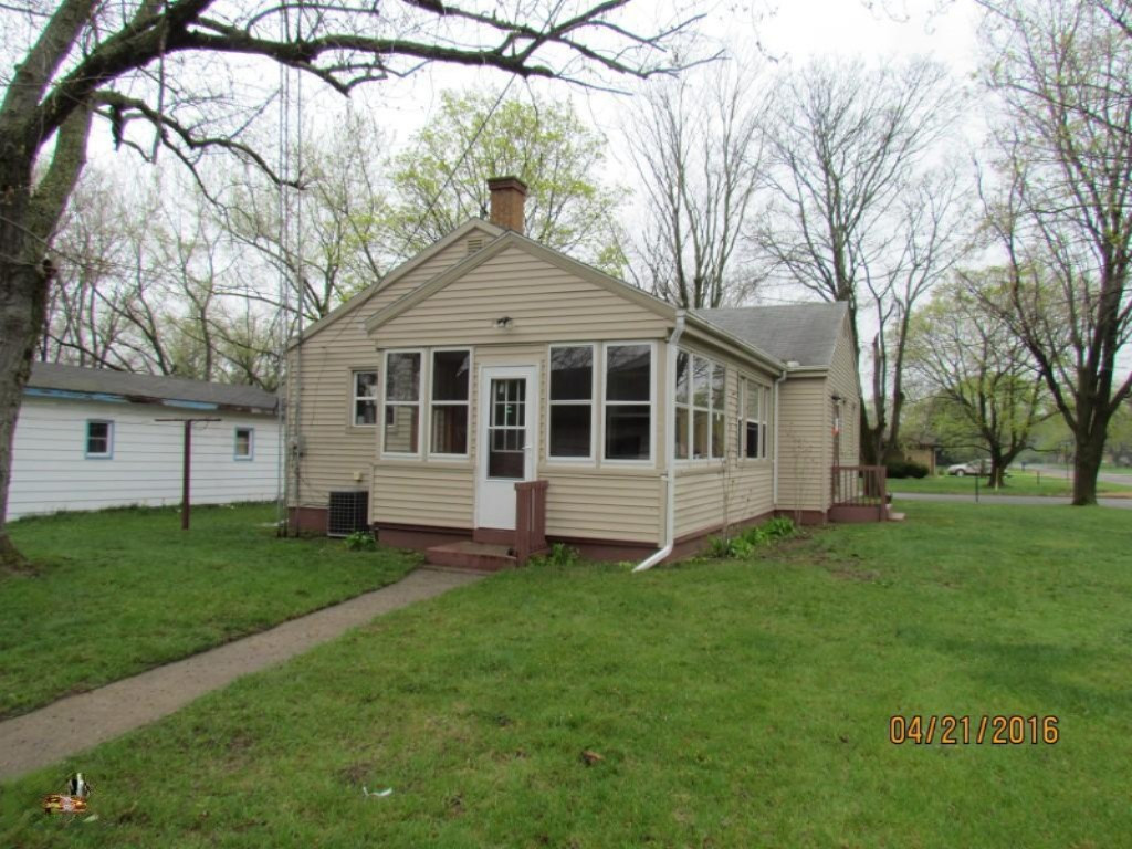 287 Elmside Road Benton Harbor, MI 49022 - Photo 2 of 14 IMG_1551 (Medium) - Copy