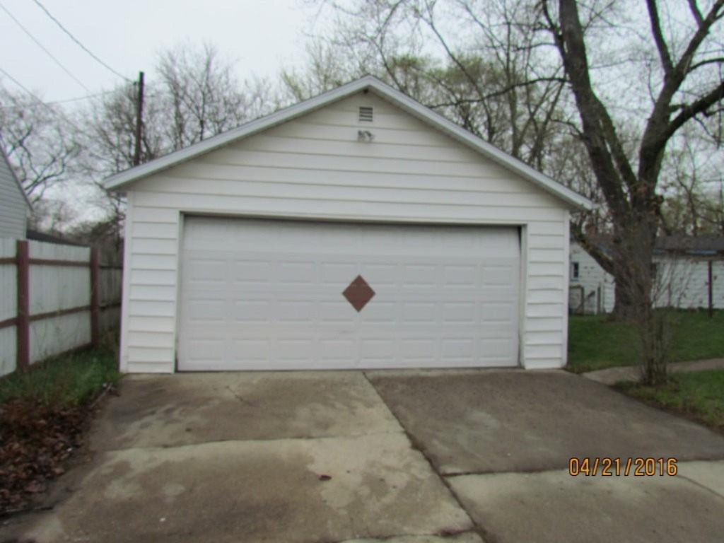 287 Elmside Road Benton Harbor, MI 49022 - Photo 4 of 14 IMG_1564 (Medium)