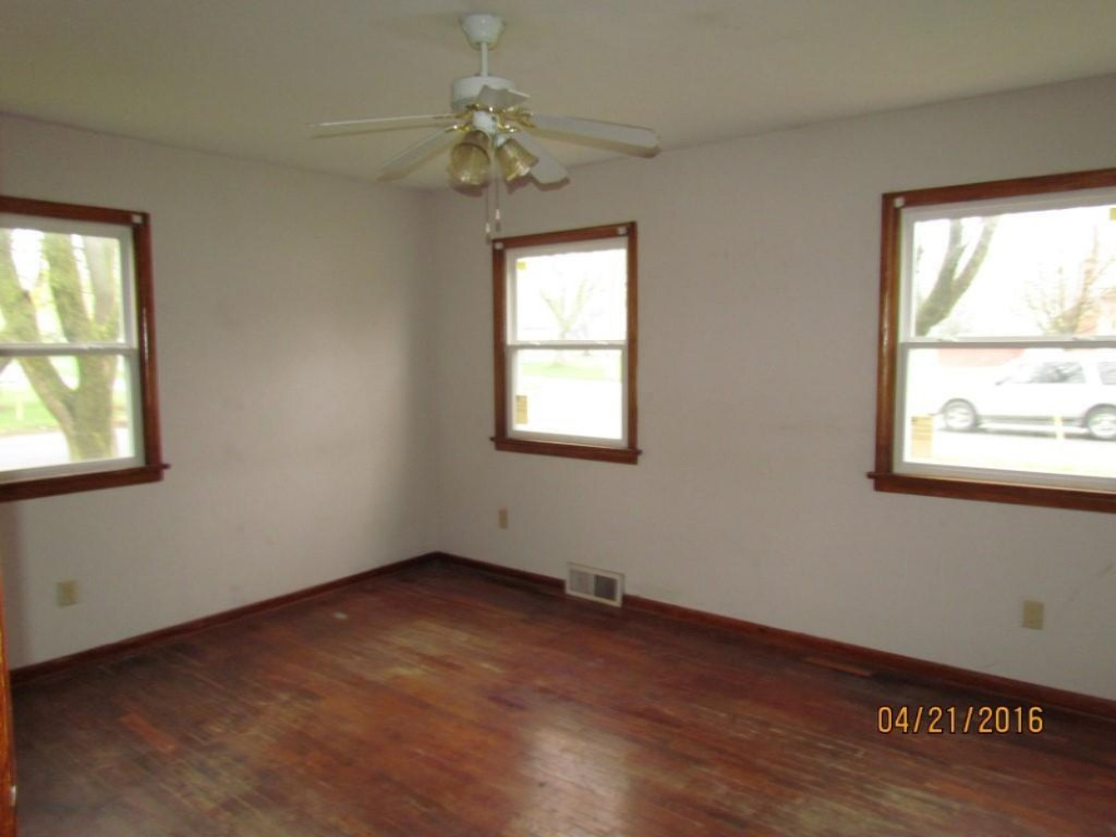 287 Elmside Road Benton Harbor, MI 49022 - Photo 8 of 14 IMG_1554 (Medium) - Copy