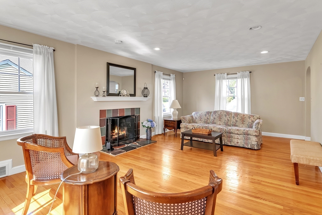 150 Dayton Street Springfield, MA 01118 - Photo 8 of 39 Gallery Image 8