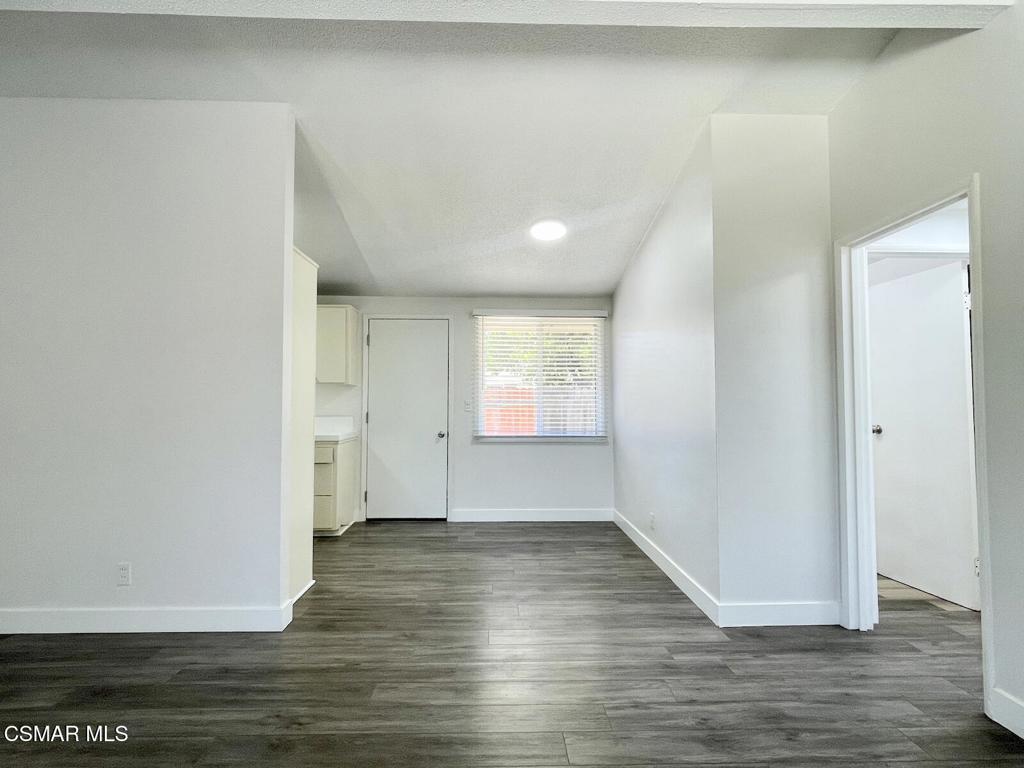 1507 Buster Street Simi Valley, CA 93065 - Photo 8 of 32