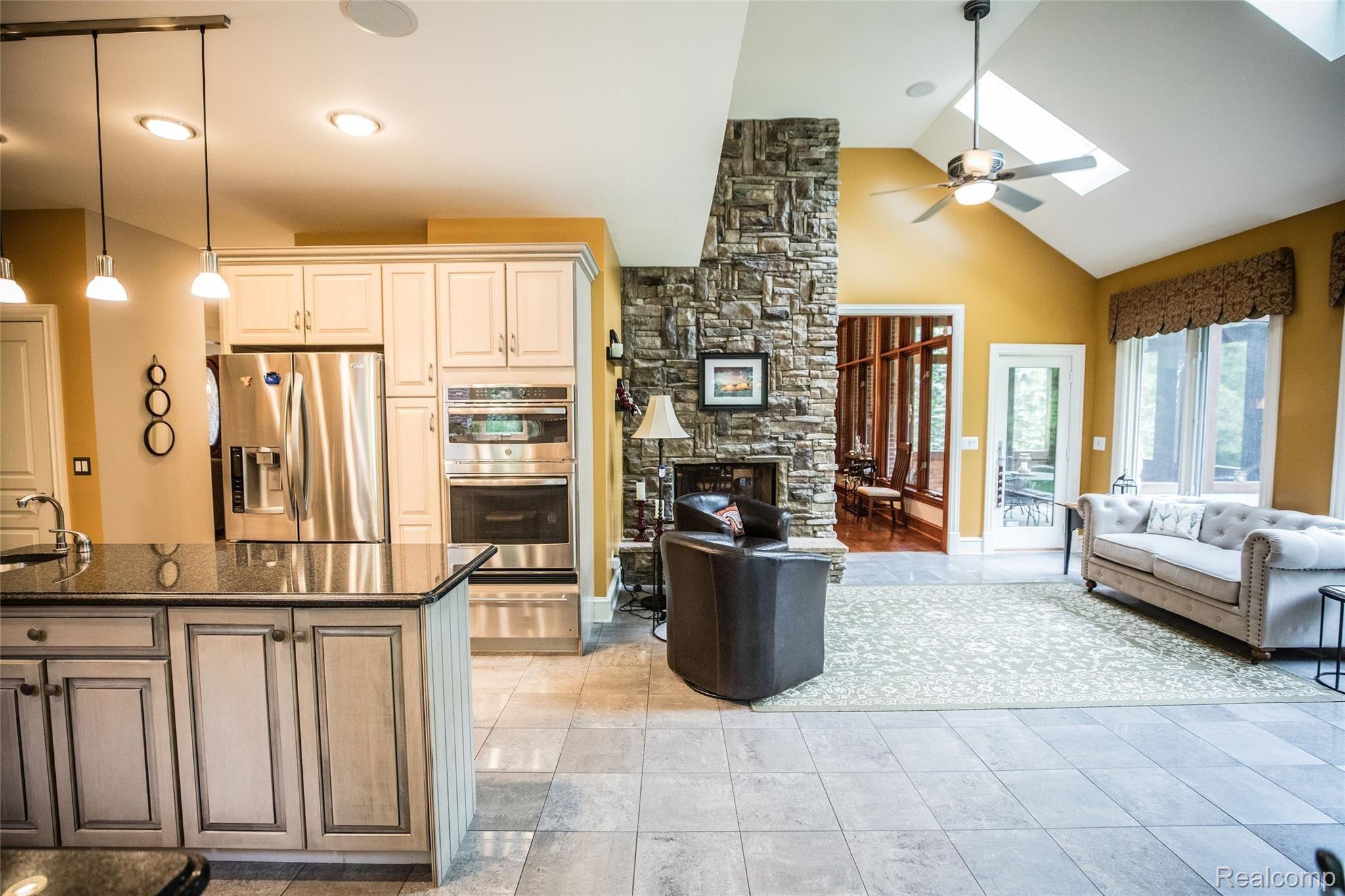 5542 Clarkston Road Clarkston, MI 48348 - Photo 23 of 85 PLENTY OF NATURAL LIGHT