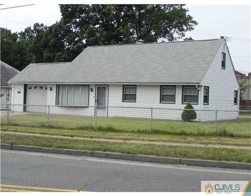 3 Sturgis Road Edison, NJ 08817 - Photo 1 of 17 a house that has a lot of plants in it