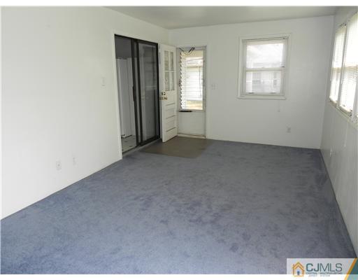 3 Sturgis Road Edison, NJ 08817 - Photo 13 of 17 an empty room with windows