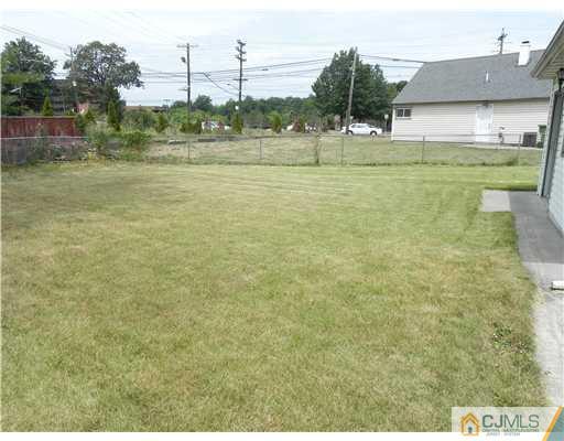 3 Sturgis Road Edison, NJ 08817 - Photo 8 of 17 a view of a green field