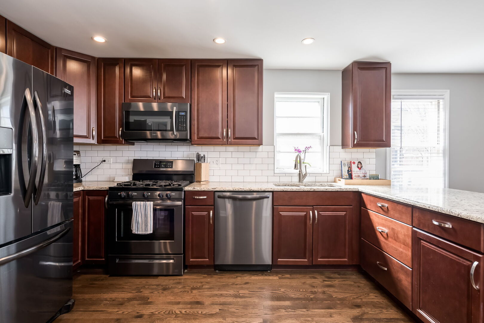 3701 Madison Avenue Brookfield, IL 60513 - Photo 6 of 30