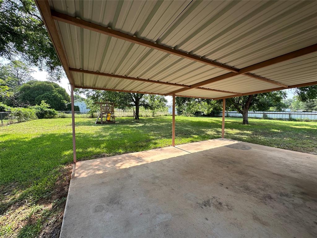 303 North Victor Street Comanche, TX 76442 - Photo 9 of 12