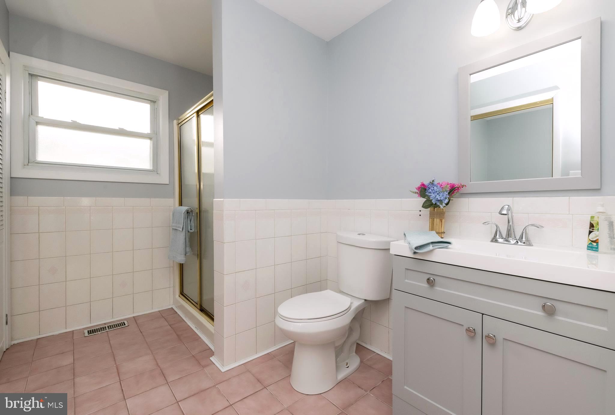 11 Charles Road Linthicum Heights, MD 21090 - Photo 22 of 38 Updated En-suite Bath