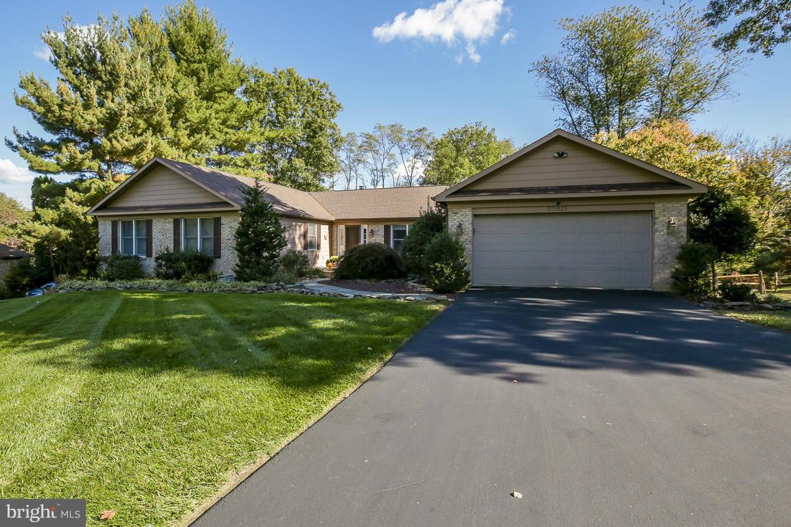 20921 Sunnyacres Road Laytonsville, MD 20882 - Photo 1 of 29 Exterior (Front)
