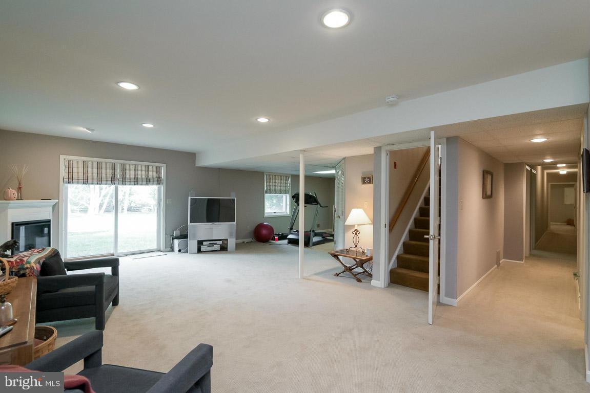 20921 Sunnyacres Road Laytonsville, MD 20882 - Photo 17 of 29 Basement - Rec Room