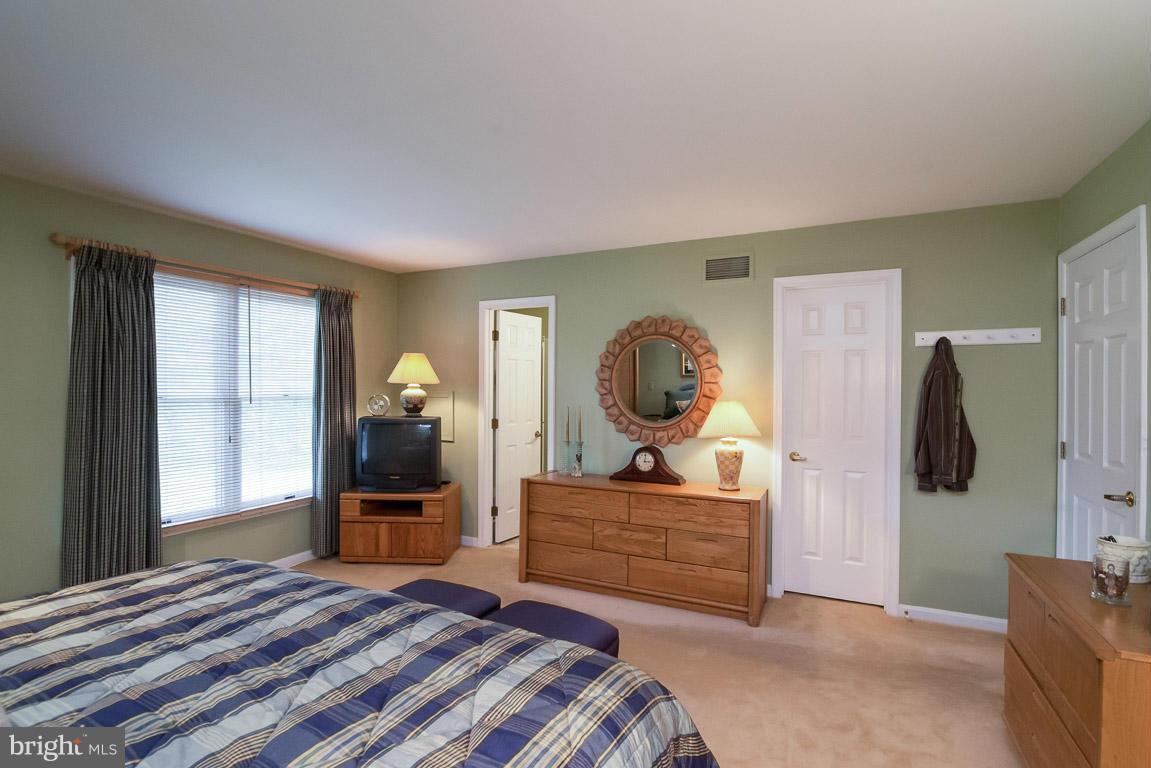 20921 Sunnyacres Road Laytonsville, MD 20882 - Photo 10 of 29 Bedroom (Master)