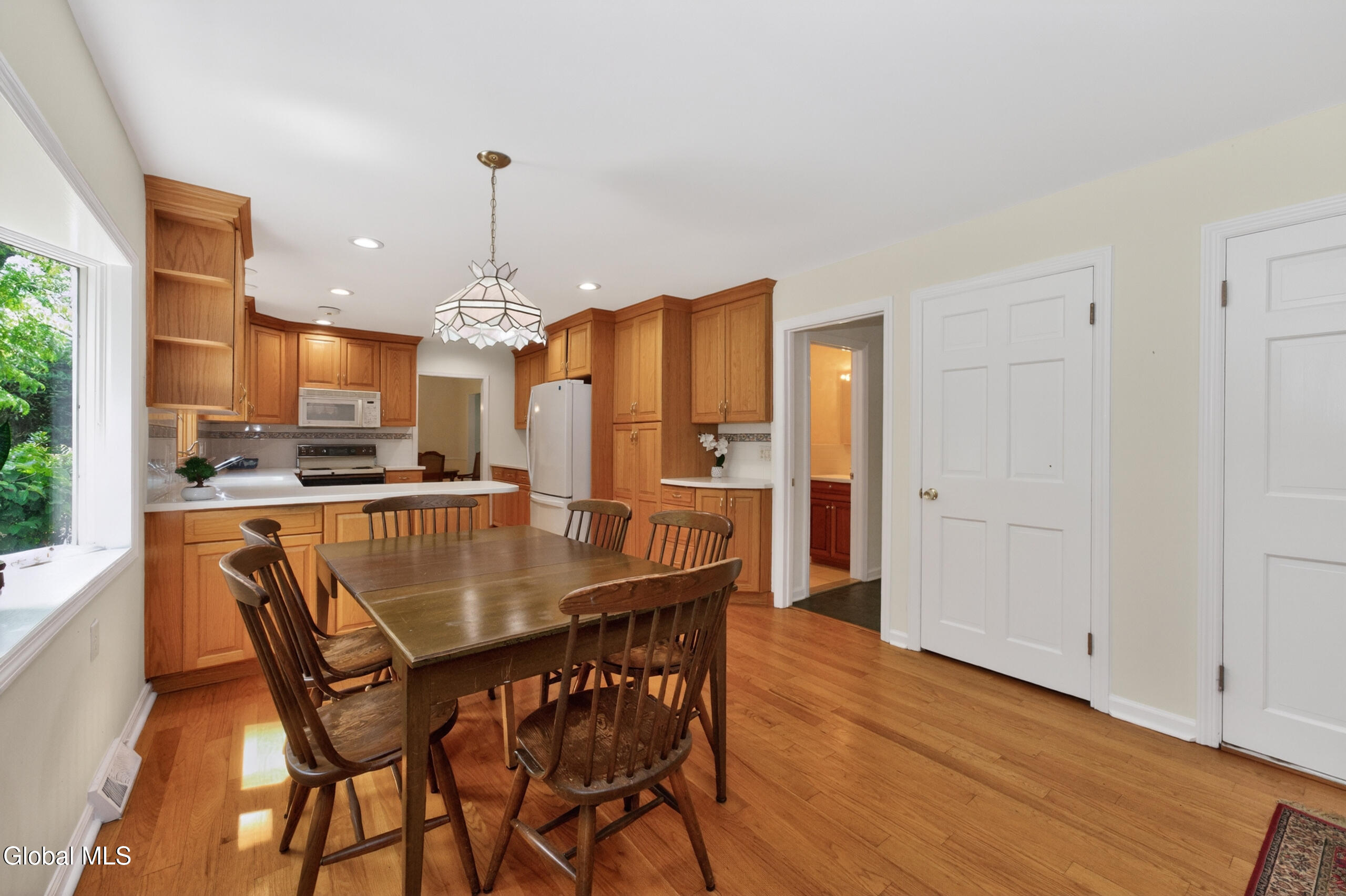 1222 Hempstead Road Niskayuna, NY 12309 - Photo 17 of 52 4 Kitchen 1