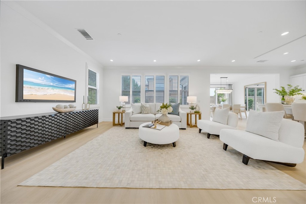 182 Frontier Irvine, CA 92620 - Photo 4 of 47