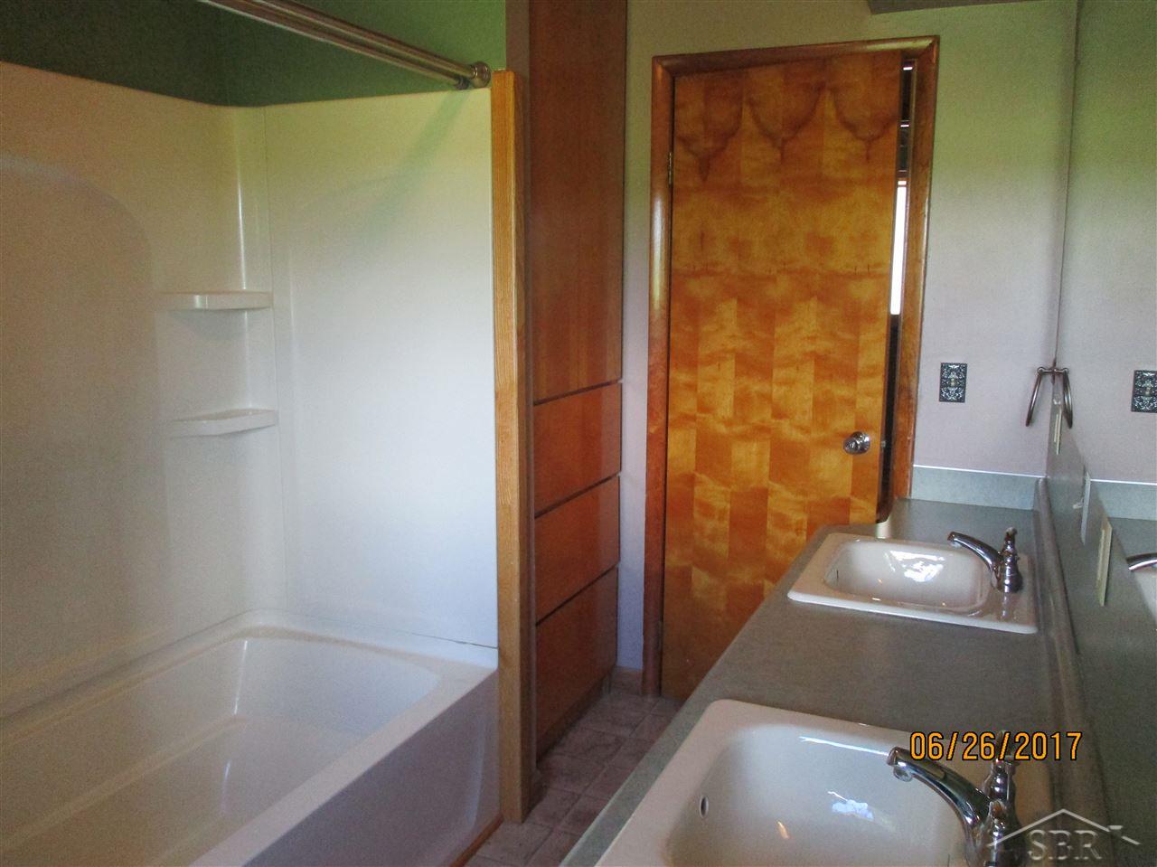 1310 West Verne Road Burt, MI 48417 - Photo 8 of 13 31323662-7.JPG