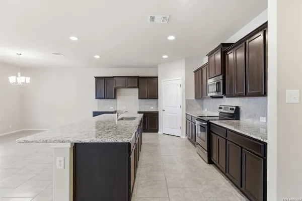 $380,000 | 105 Blaze Moon, Cibolo, TX 78108